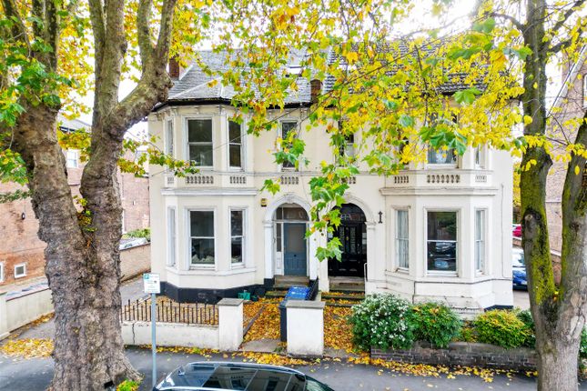 Avenue Road, Leamington Spa 2 bed apartment for sale