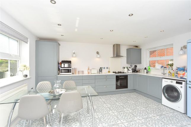 3 bed end terrace house