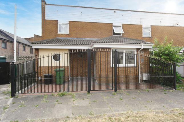 4 bedroom end of terrace house for sale