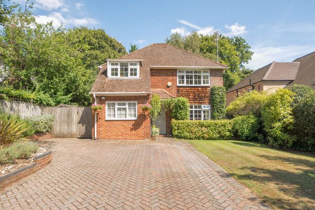 Avenue Road,  Farnborough, GU14 4 bed detached house for sale