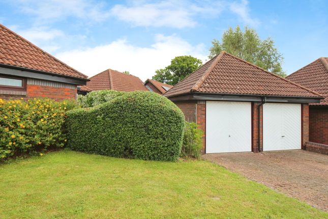 Oaklands Drive, Redhill RH1 1 bed detached bungalow for sale