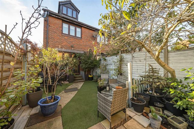 Hamilton Close, Canada Water, London... 3 bed end of terrace house for sale