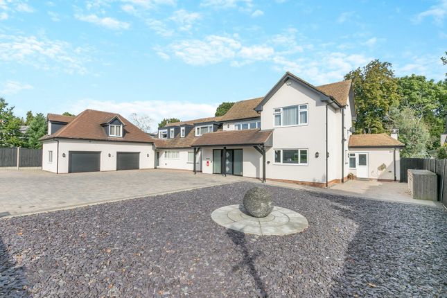 6 bedroom detached house for sale