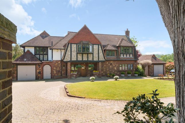 6 bedroom detached house for sale