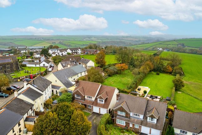 5 bed detached house