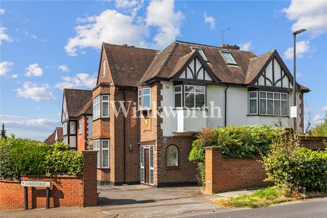Powys Lane, London, N14 6 bed detached house for sale
