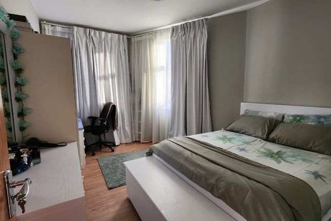 2 bed flat