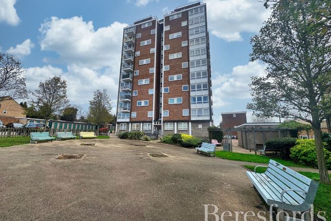 Victor Court, Hornchurch, RM12 2 bed apartment for sale