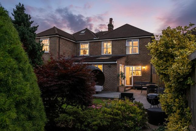 Queens Road, Haywards Heath 3 bed semi