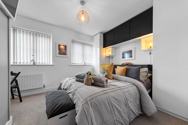 Barkers End, Sittingbourne ME10 2 bed terraced house for sale