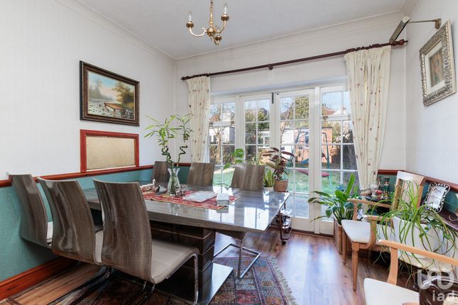 5 bedroom semi-detached house for sale