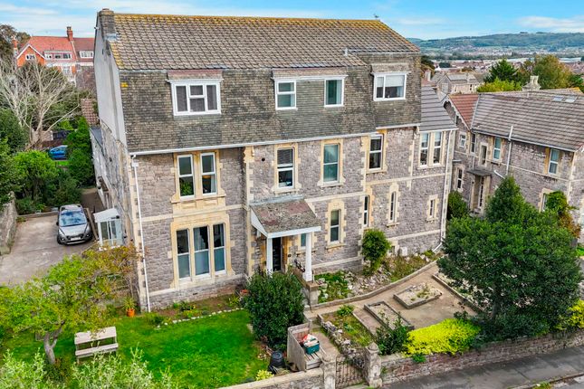 3 bedroom flat for sale