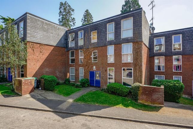 Bohemia, Hemel Hempstead 2 bed flat for sale