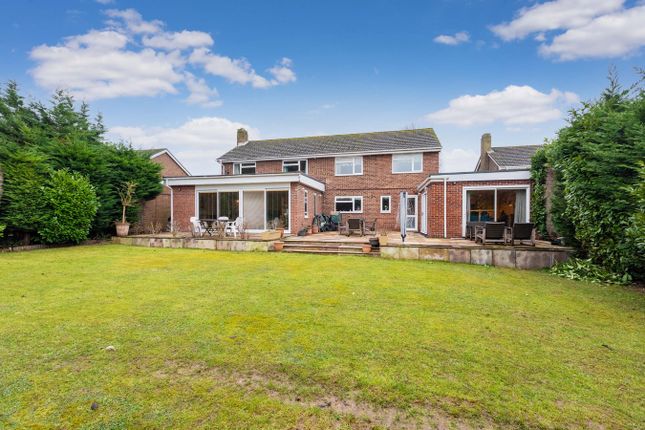 Switchback Road North, Maidenhead SL6 5 bed detached house for sale