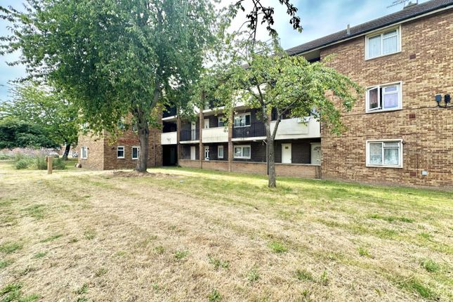 Langthorne House, Croyde Avenue, Hayes 2 bed flat for sale