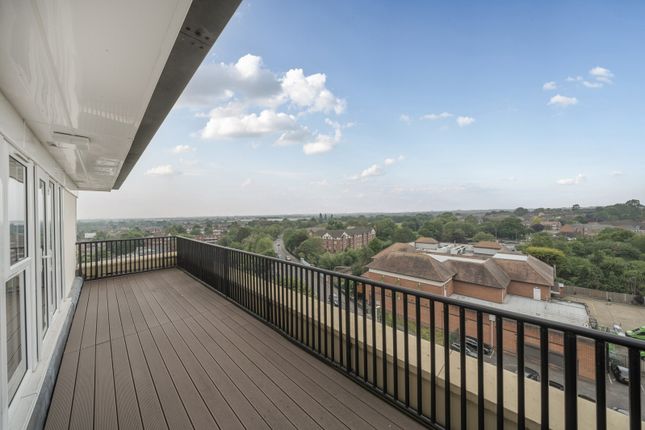 Kings Lodge, Pembroke Road, Ruislip 2 bed duplex for sale