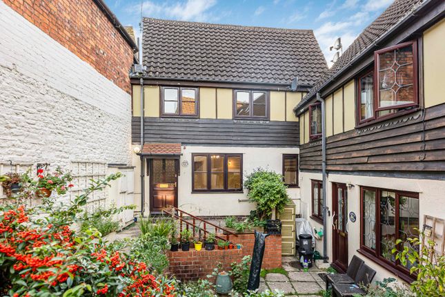 2 bedroom end of terrace house for sale