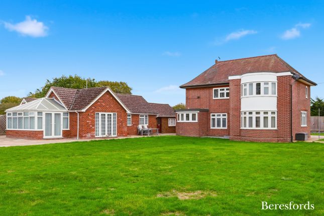 Beaumont Road, Great Oakley, CO12 6 bed detached house for sale