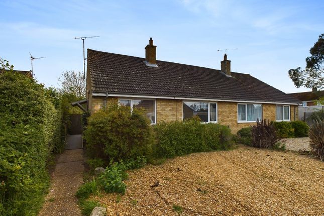 2 bedroom semi-detached bungalow for sale