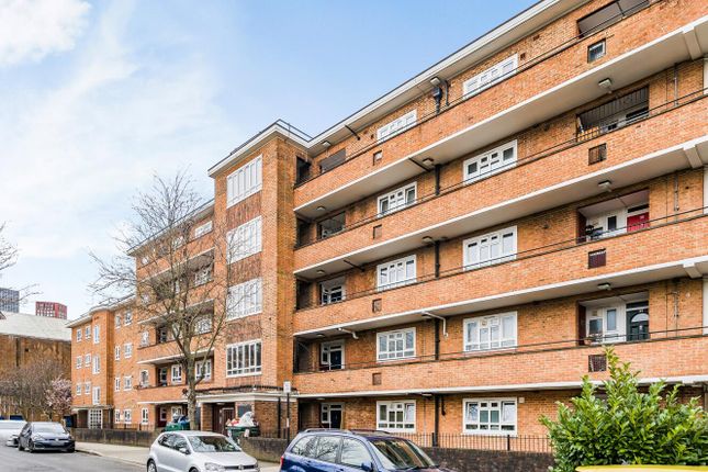 Hemans Street, Nine Elms, London, SW8 2 bed flat for sale