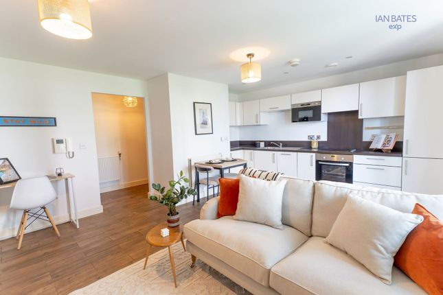 Roseberry Place, London E8 1 bed apartment for sale