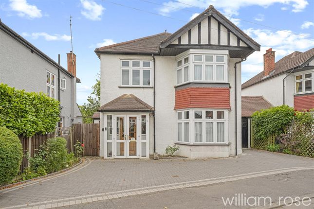 Firs Walk, Woodford Green IG8 3 bed link detached house for sale