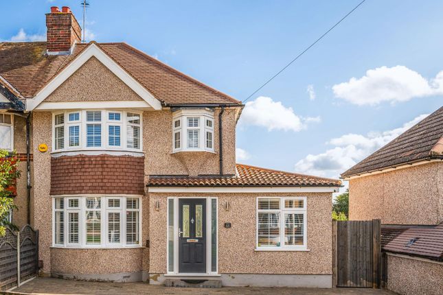 Walsingham Gardens, Stoneleigh 3 bed semi