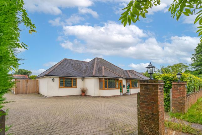 Weatherhill Road, Smallfield, Horley 3 bed detached bungalow for sale