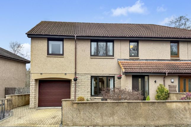 5 bedroom semi-detached house for sale