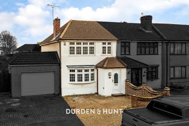 Eyhurst Avenue, Hornchurch, RM12 3 bed terraced house for sale