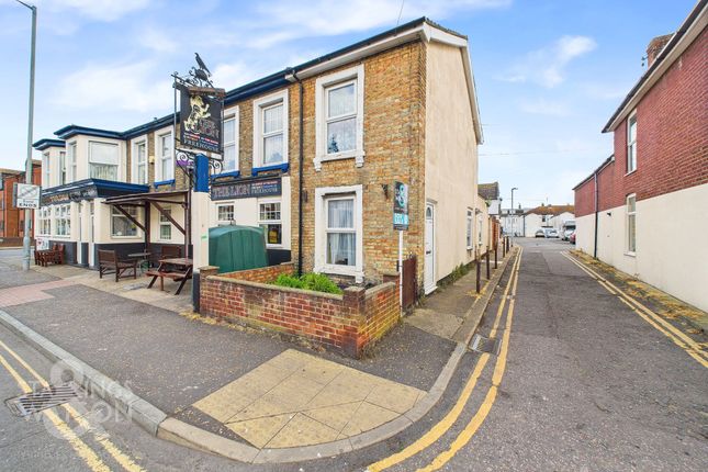 Nelson Road North, Great Yarmouth 2 bed end of terrace house for sale