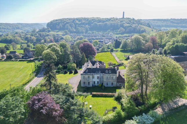 North Nibley, Gloucestershire, GL11 8 bed detached house for sale