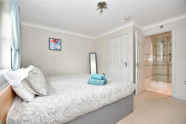 Fife Court, Cowes, Isle of Wight 5 bed end of terrace house for sale