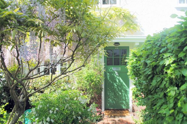 Fowlers Walk, Pitshanger, W5 2 bed house for sale