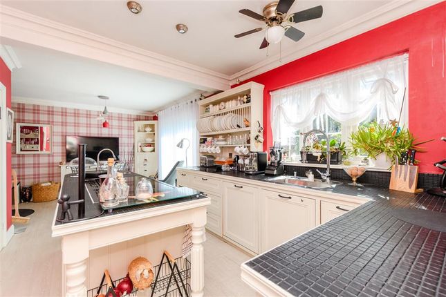 3 bed semi-detached house
