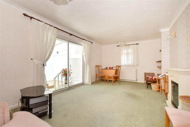 2 bed detached bungalow