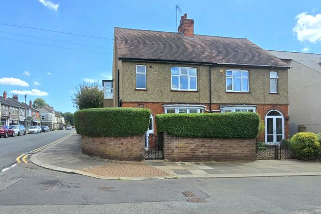 Lime Avenue, Abington, NN3 2HB 3 bed semi