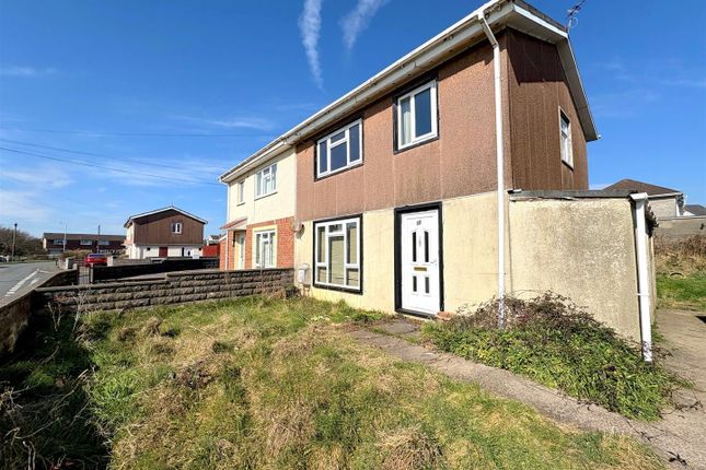 Meadow Avenue, Kenfig Hill, Bridgend 3 bed semi