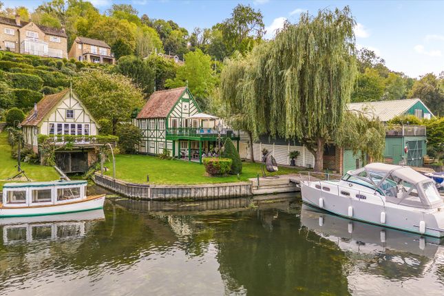 2 bedroom detached house for sale