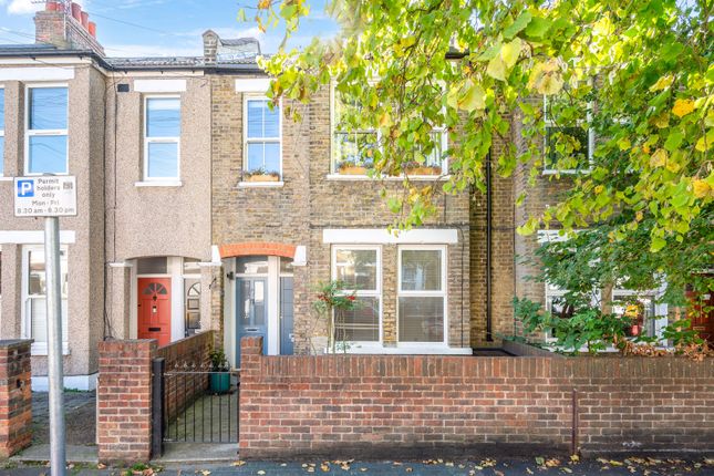 Cowper Road, London SW19 1 bed maisonette for sale