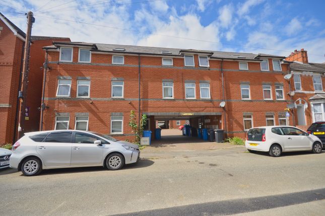 Wellington Street, Kettering, NN16 2 bed flat for sale