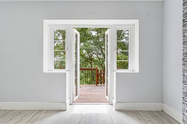 The Woodlands, London, SE19 2 bed apartment for sale