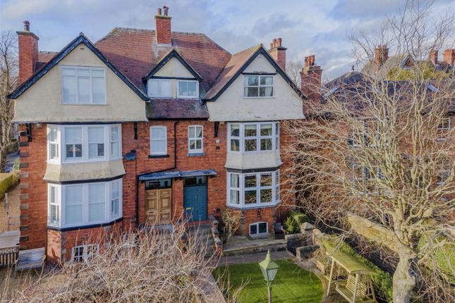 6 bedroom semi-detached house for sale