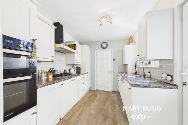 Beehive Lane, Chelmsford CM2 3 bed terraced house for sale