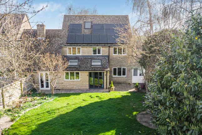 4 bedroom link detached house for sale