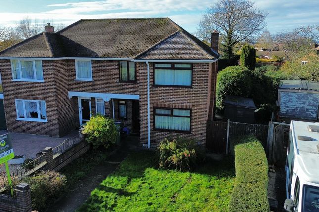 Lea Crescent, Longlevens, Gloucester 3 bed semi