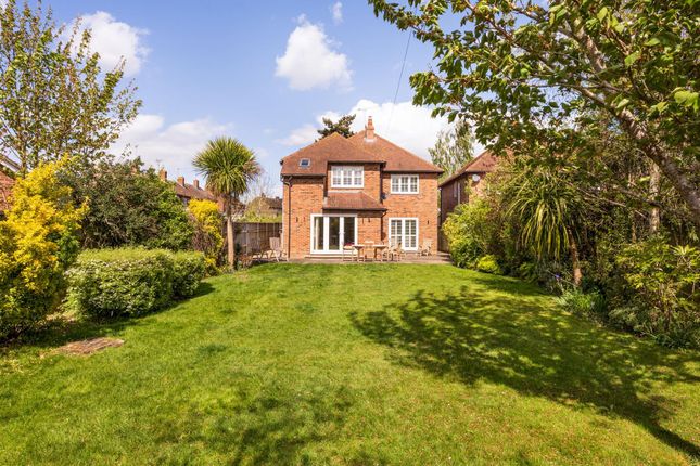 6 bed detached house