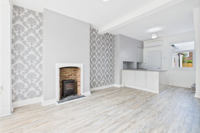 Millhouse Woods Lane, Cottingham... 2 bed terraced house for sale