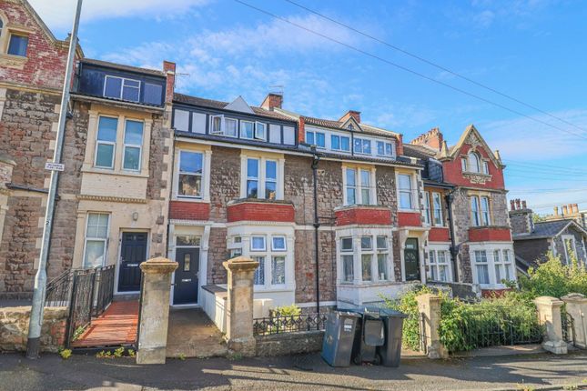 Connaught Place, Hillside 2 bed flat for sale