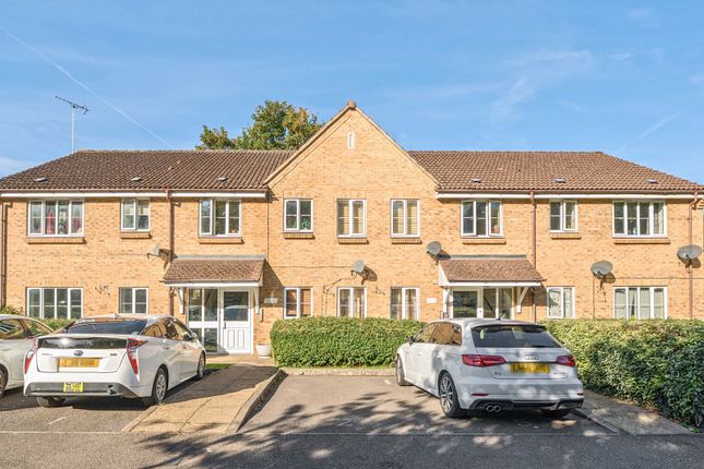 Buchan Close, Uxbridge 2 bed apartment for sale